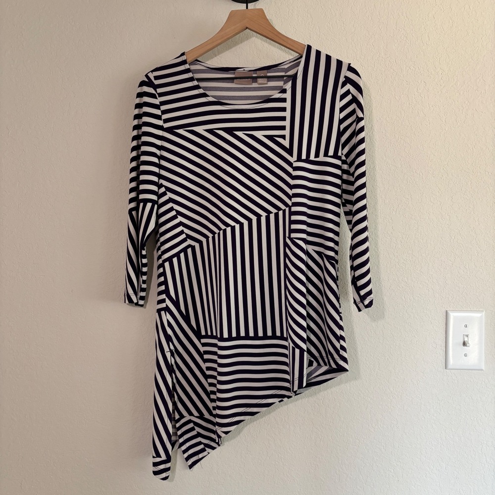 Chico's Tunic Asymmetrical Hem Size 0 Purple White Geometric Art